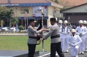 Simbol Estafet Kepemimpinan, Pataka “Bhayangkara Satya Abhiyukta” Diserahkan kepada Irjen Pol Dekananto