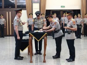 Kapolri Pimpin Sertijab Kakorlantas dan Tiga Kapolda di Mabes Polri